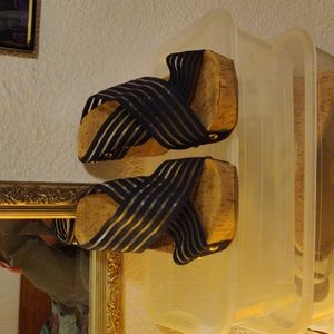 Cork wedge's